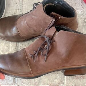 Naot women’s Brown Leather ankle Boots with Side Zip sz 9/40 Euro